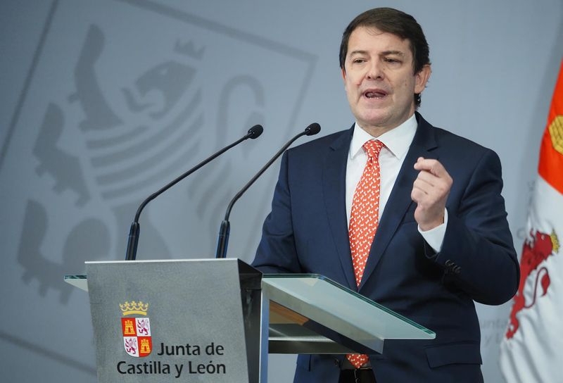 Mañueco defiende que empiece el curso con normalidad y garantiza la presencialidad y la seguridad en las aulas